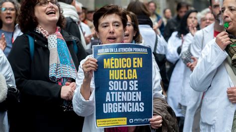 Los médicos de Cataluña irán a la huelga en enero