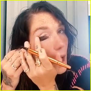 Kesha Recreates Her Tik Tok Single Cover In Viral TikTok Watch