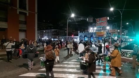 En imágenes Así fue el multitudinario desfile de Carnaval en Luarca