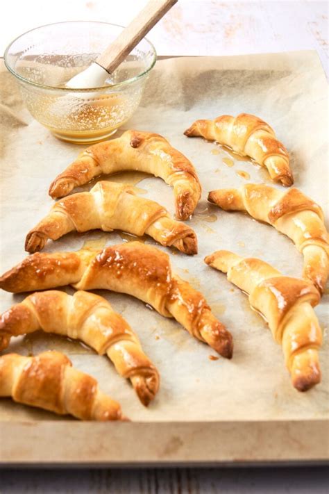 Copycat Cheddars Honey Butter Croissants 3 Ingredients