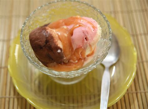 How To Make Hot Choc Mallow Sauce Steps With Pictures