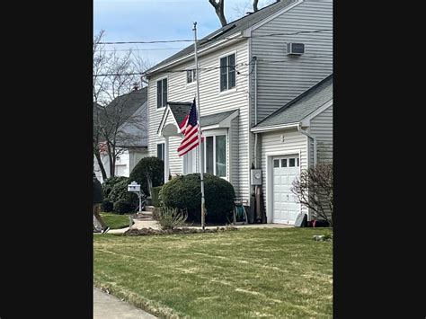 Very Hard For Massapequa Park Neighbors Of Fallen Nypd Officer Massapequa Ny Patch