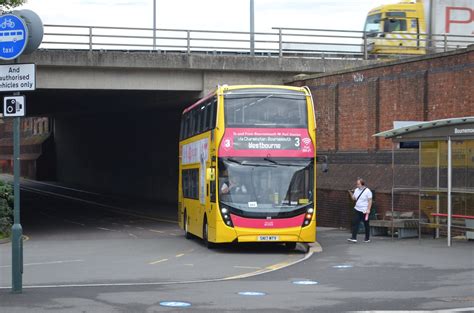 Yellow Buses Bournemouth Adl Enviro Mmc Sn Mt Flickr