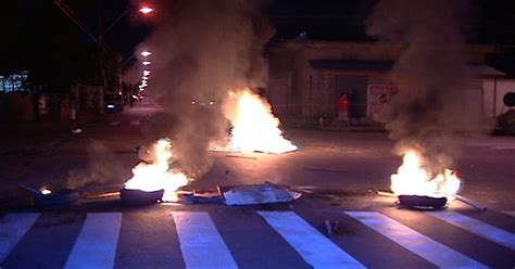 G Moradores Fecham Rua Em Protesto Por Sem Foro Em Vila Velha