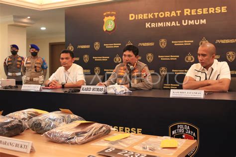 Rilis Kasus Perampokan Antara Foto