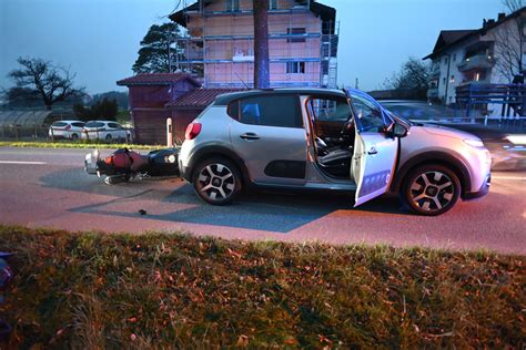 Haag Auffahrkollision Zwischen Motorrad Und Auto Sg Ch