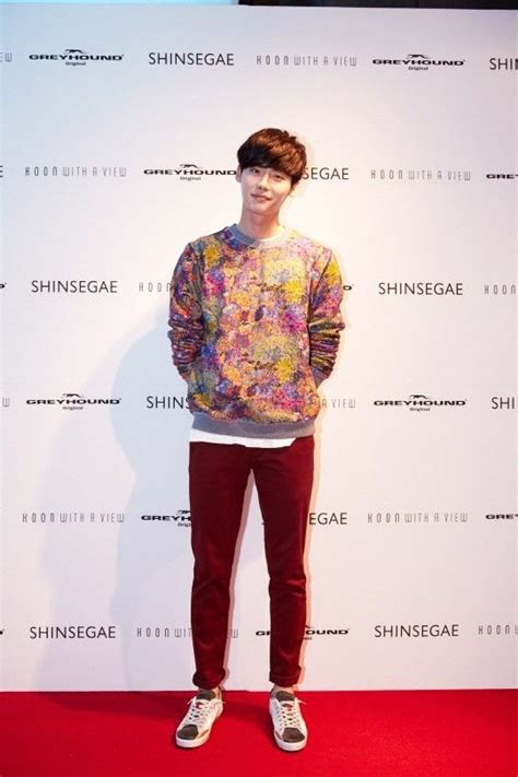 Lee Jong Suk Seulong Hara More Attend Koon With A View Store