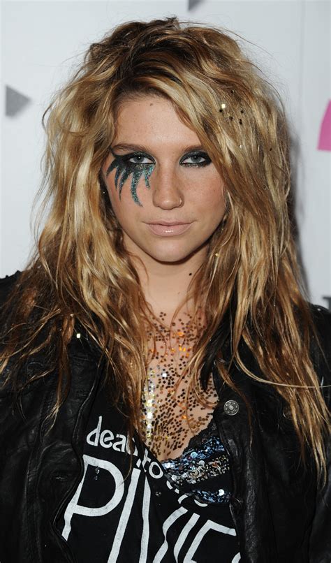 The Beauty Evolution Of Kesha From Glitter Goddess To Hair Color Quee