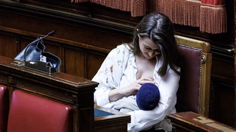 Gilda Sportiello La Prima Parlamentare Ad Allattare In Aula A Montecitorio