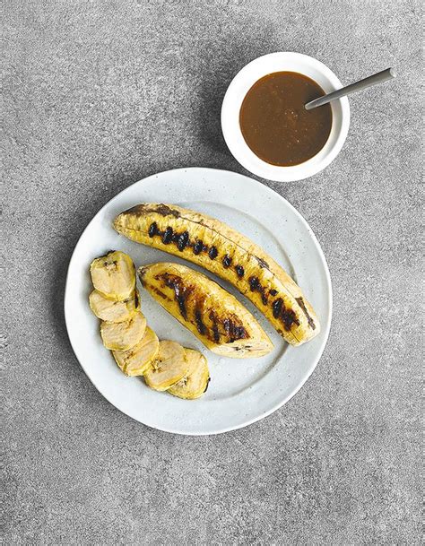 Bananes Plantain Grill Es Sauce Au Sucre De Palme Pour Personnes