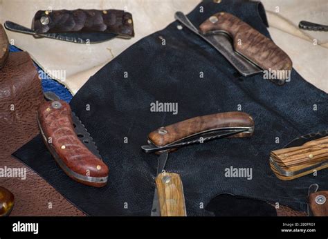 Folding Knife Bushcraft Stock Photo Alamy