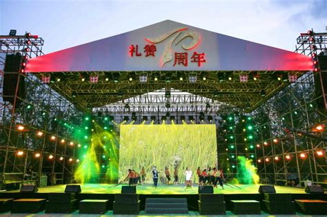 成都露天音樂公園首秀禮讚新中國70周年 香港商报