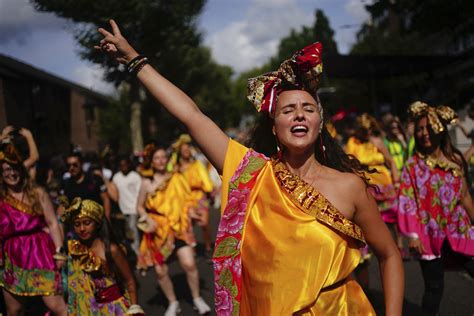 Notting Hill Carnival returns to London streets after hiatus - Teches Hub