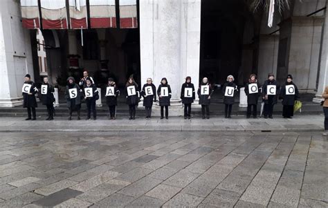 Donne In Cammino Per La Pace Di Brescia