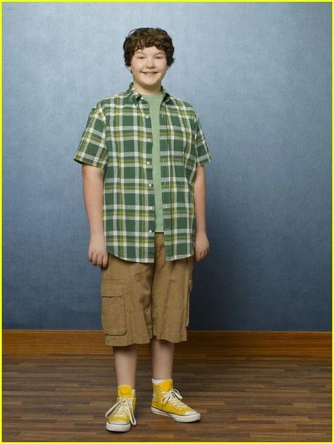 Aedin Mincks as (Angus Chestnut) in 'A.N.T. Farm' Season 3 | Ant farm disney, Farm seasons, Ant ...