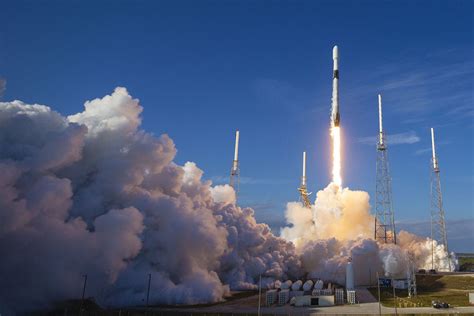 Lancement De La Fusée Spacex Falcon 9 Starlink 5 5