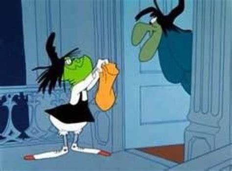 Witch Hazel meets Bugs Bunny #rabbithouses | Looney tunes, Halloween ...