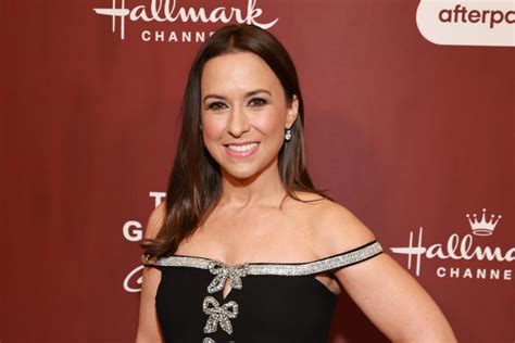 Lacey Chabert To Lead Netflix Holiday Rom Com ‘hot Frosty