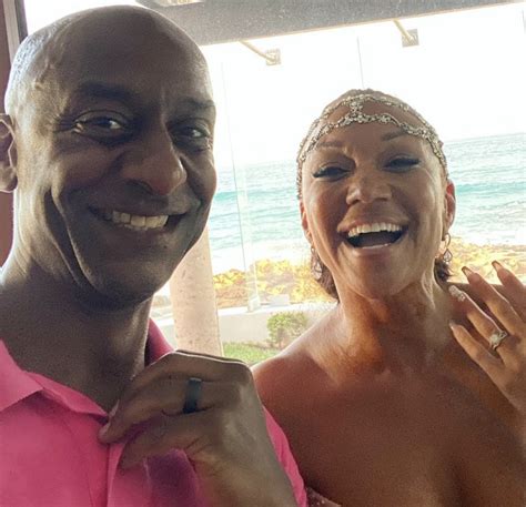 Chanté Moore Marries Stephen Hill In An Intimate Beachfront Wedding ...