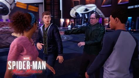 Miles Bumps Peter Parker And Dr Octavius Marvel S Spider Man