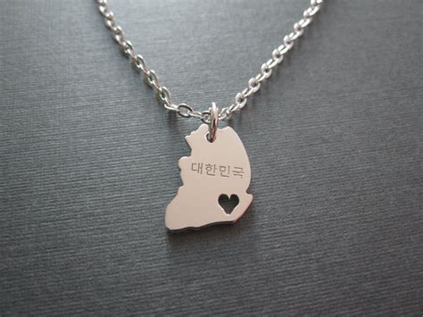 Personalized Engraved Korean Name South Korea Charm Necklace Etsy