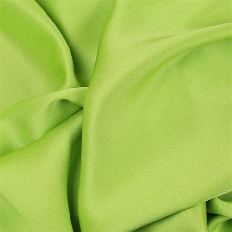 Tissu Crêpe envers satin de couleur vert anis