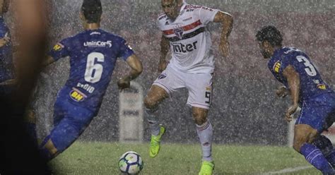 São Paulo defende tabu de 10 anos contra o Cruzeiro