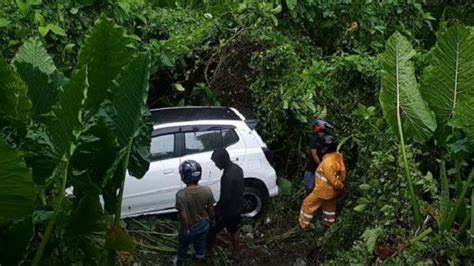 Minibus Terjun Ke Jurang Di Ternate Pengemudinya Ternyata Polisi