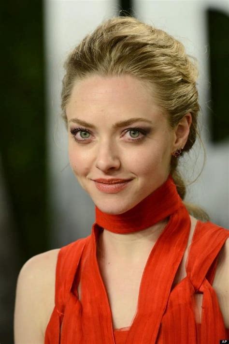 The Most Gorgeous Women With Doe Eyes Amanda Seyfried Amanda Doe Eyes