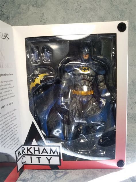 Arkham City No Batman Cm S Batsuit Play Art Kai Kupindo