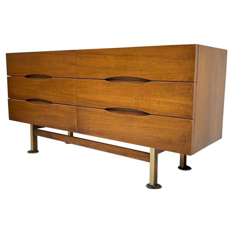 Mid Century Modern Nine Drawer Dresser By American Of Martinsville For