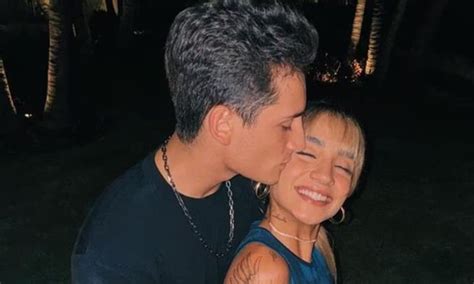 Ella Es Leslie Gallardo La Nueva Novia De Emilio Osorio