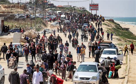 Gazans Flood Road To North After Rumors Of Lifted Checkpoint Idf