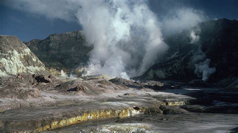 The Volcano: Rescue From Whakaari - Netflix Documentary