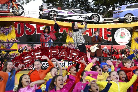 Gallery: Scenes from Rose Bowl parade | Republican American Archives