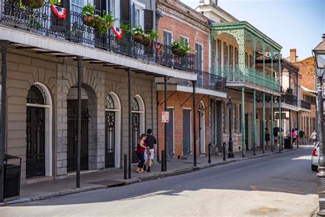 The Neighborhoods You Need To Know In New Orleans