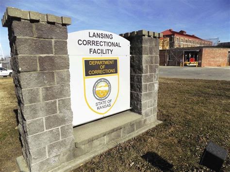 20 inmates at Lansing Correctional Facility, Kansas rampaged through ...