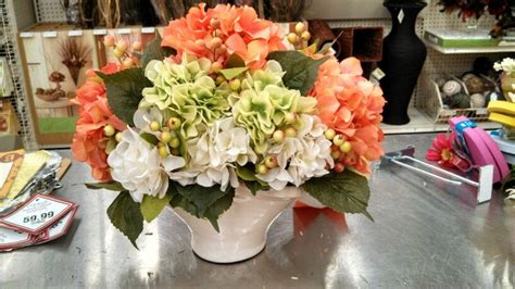 Hydrangea arrangement | Hydrangea arrangements, Flower arrangements ...