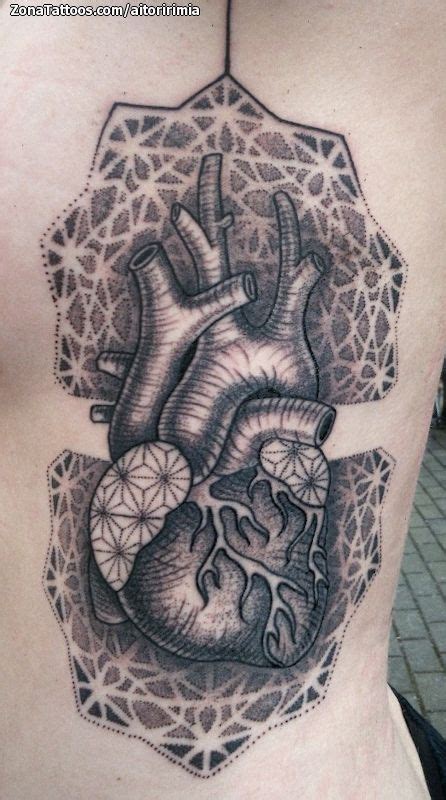 Tatuaje de Geométricos Puntillismo Mándalas ZonaTattoos