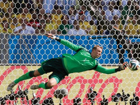 10 Kiper Paling Sering Selamatkan Penalti Dalam 20 Tahun Terakhir