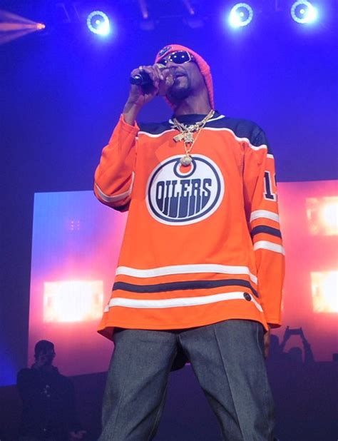 Review Snoop Dogg Lights Up Edmonton Gig City