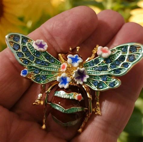 Rhinestone Turquoise Crystal Bumble Bee Brooch Goldtone Multi Coloured