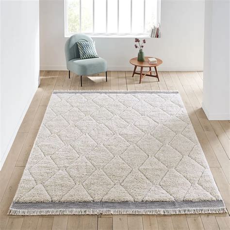 Tapis grande taille 8 modèles dénichés pour votre maison