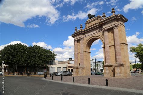 El Arco Triunfal de la Calzada de Los Héroes mejor conocido como Arco