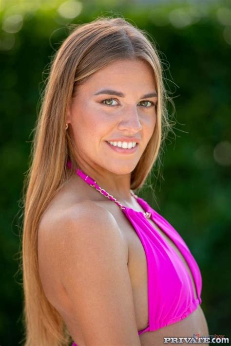 Anal Addicted Pornstar Eveline Dellai