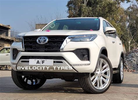 India’s First Modified Toyota Fortuner Facelift Wears 22-Inch Wheels