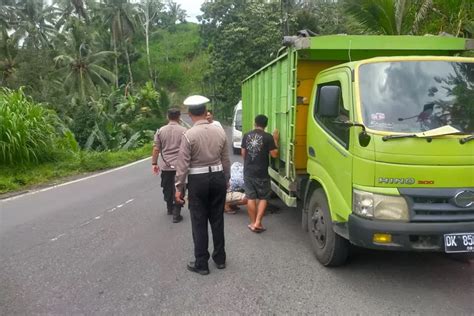 Bohongi Polisi Sopir Truk Galian C Masih Membandel Terobos Jalur