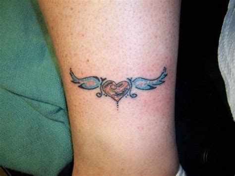 47 Meaningful Tattoos For Moms That Will Melt Your Heart