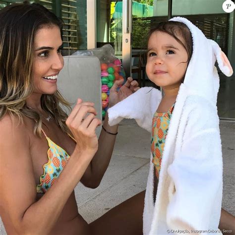 Deborah Secco Sempre Exibe Momentos Fofos Da Filha Maria Flor No