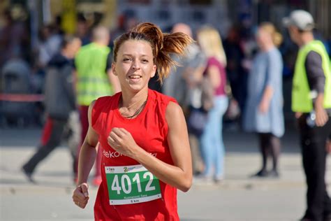 Imagem gratuita: corrida, felicidade, maratona, mulher, ação, ativo ...